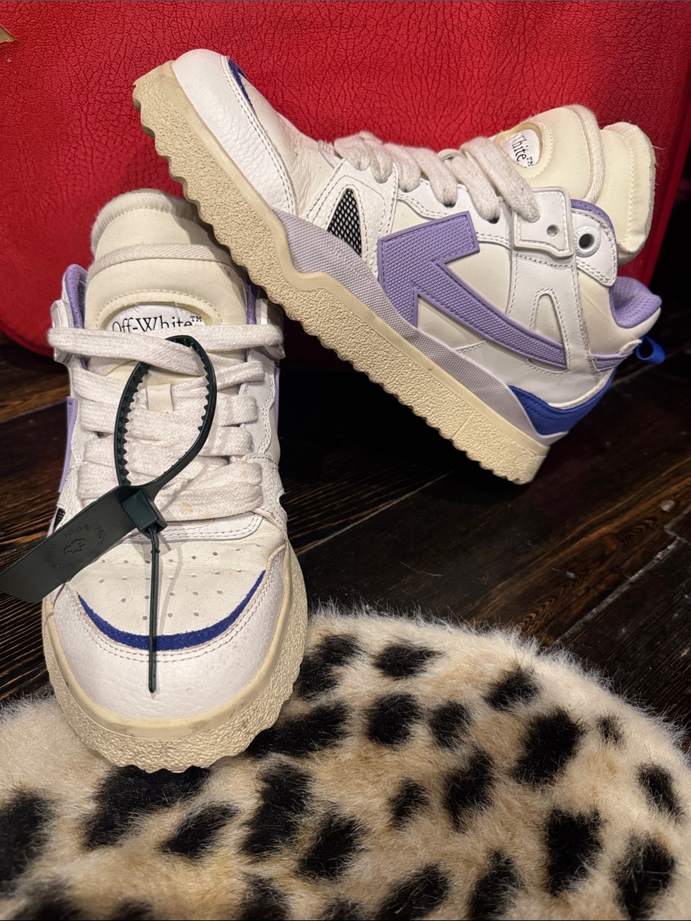Off-White Cream and Purple Low-Top Sneakers - Picture 3 of 9